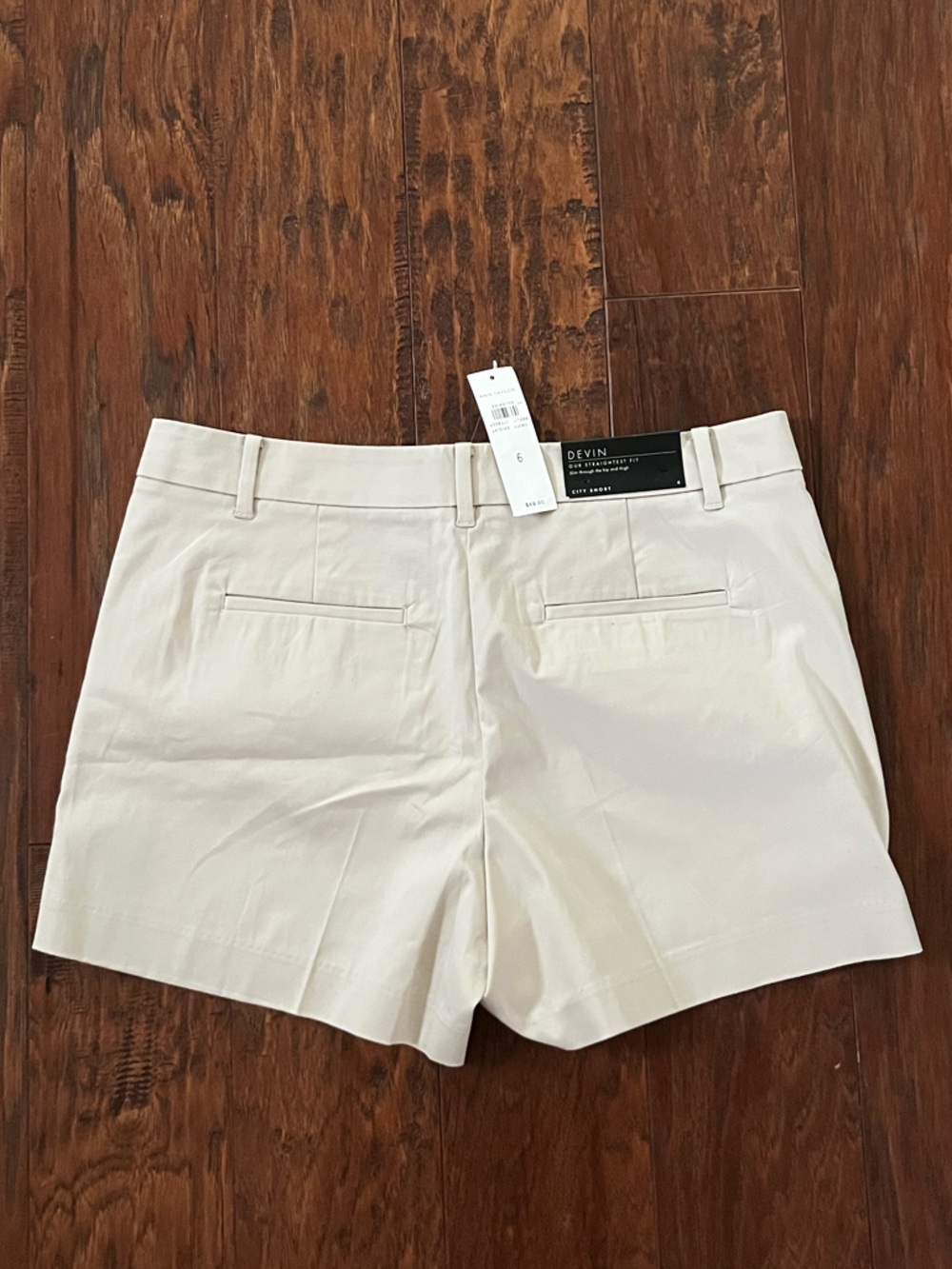 NWT! Ann Taylor Devin City Short in Tan/Beige - Picture 2 of 7